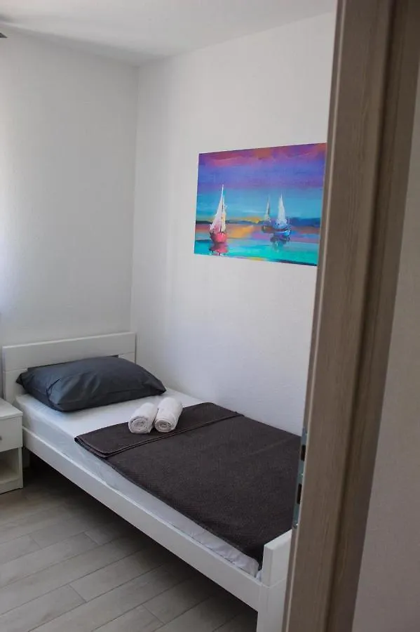 Kwatera prywatna Apartmani Manuela Okrug Gornji