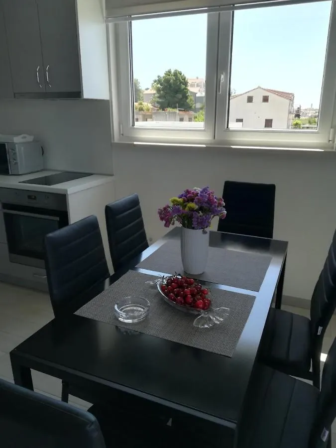 Kwatera prywatna Apartmani Manuela Okrug Gornji