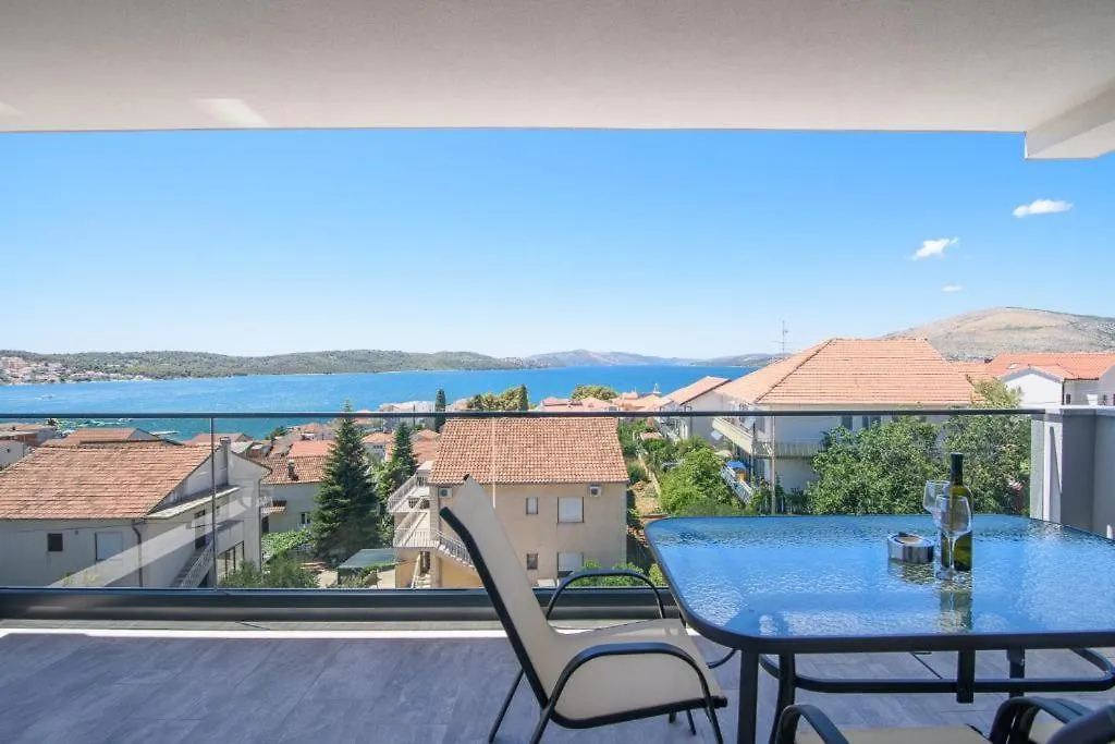 Apartmani Manuela Okrug Gornji 0*,  Chorwacja