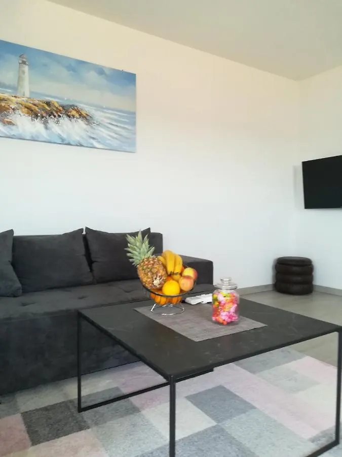 Apartmani Manuela Okrug Gornji 0*,